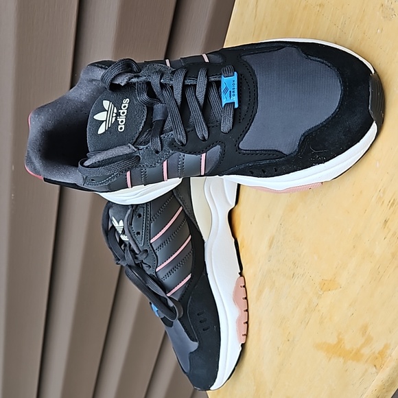 ADIDAS SNEAKERS - Picture 3 of 13